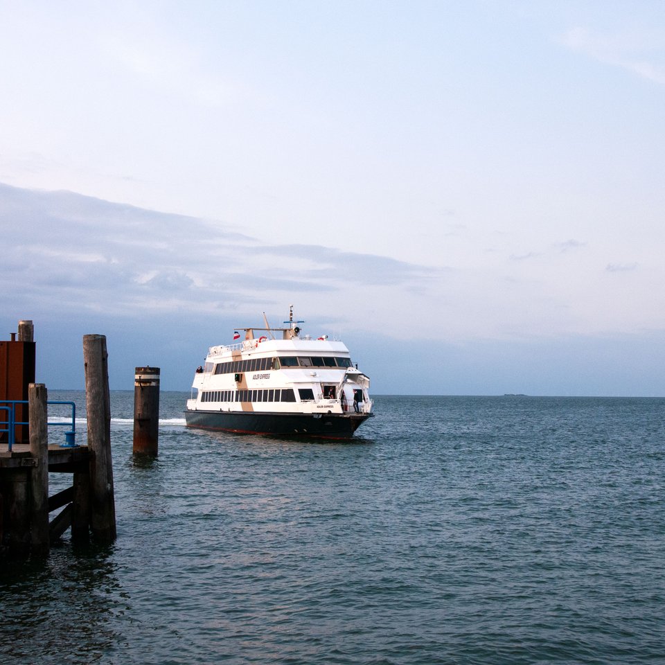 Adler-Express am Hooger Anleger