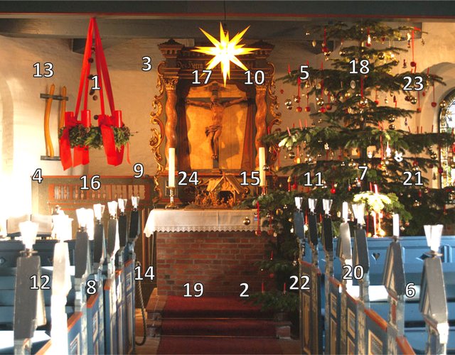 Bild des Hooger Adventskalenders mit der Innenansicht der weihnachtlich geschmückten Halligkirche