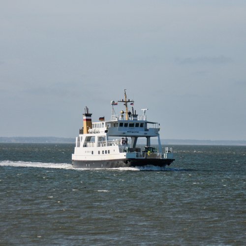 MS Hilligenlei auf dem Weg nach Hooge
